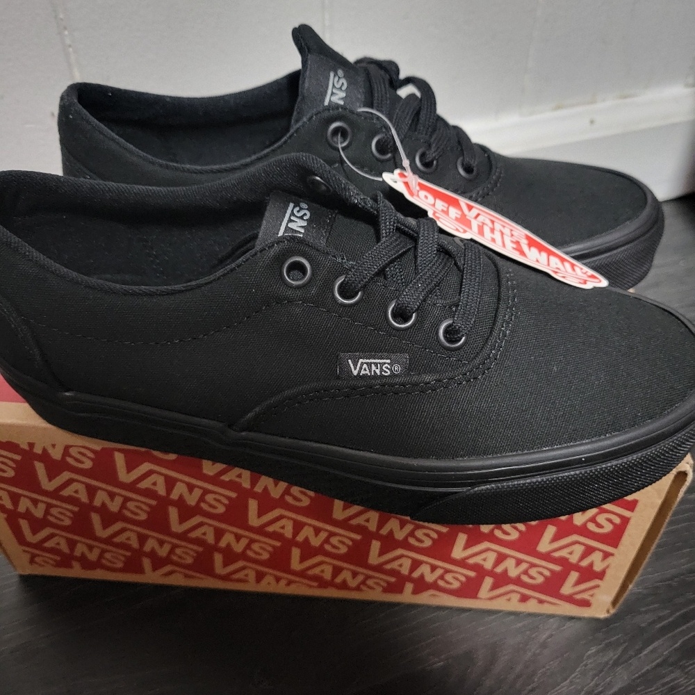 Black Doheny Van's size 6 Women's- NEW - Picture 2 of 4